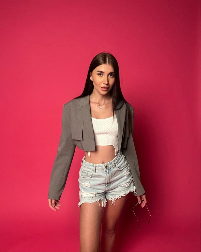 Эскорт-модель Амина