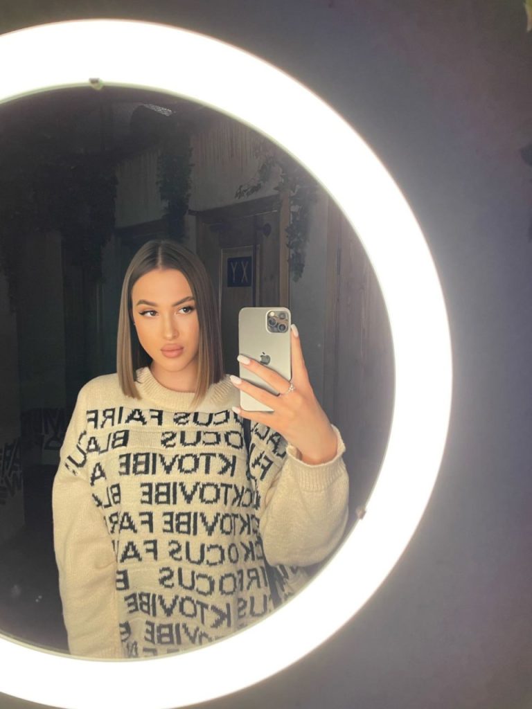 Эскортница Александра в Москве